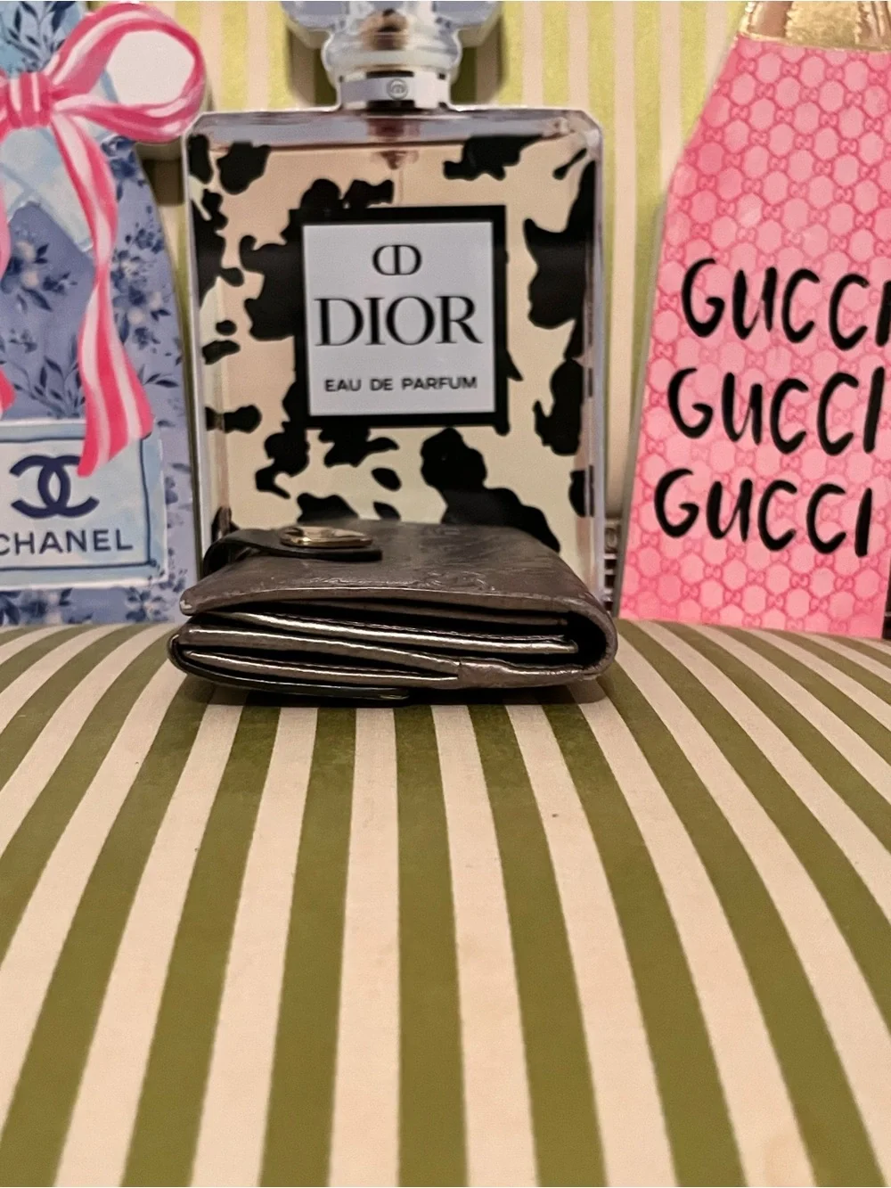 Gucci Metallic Pewter Leather Continental Wallet with Gold Heart Accent - Picture 5 of 9